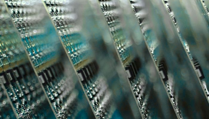 Labels for printed circuit boards | EVYTRA Customised labels | Printed circuit boards