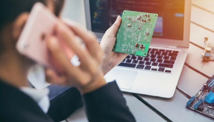 PCB Monitoring | EVYTRA Monitoring the PCB supply chain
